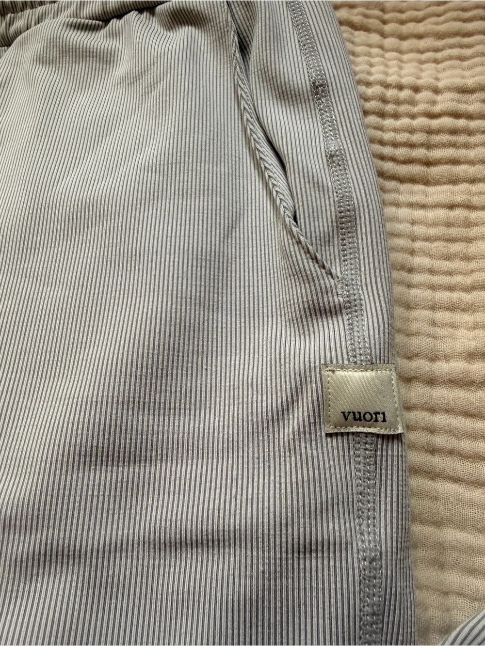 Vuori Light Gray Jogger Leggings with Drawstring - Picture 2 of 3